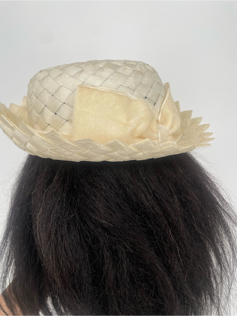 Vintage Cream Off White Woven Straw Hat W Velvet Bow Detail Sunhat Elastic Strap - Picture 9 of 16
